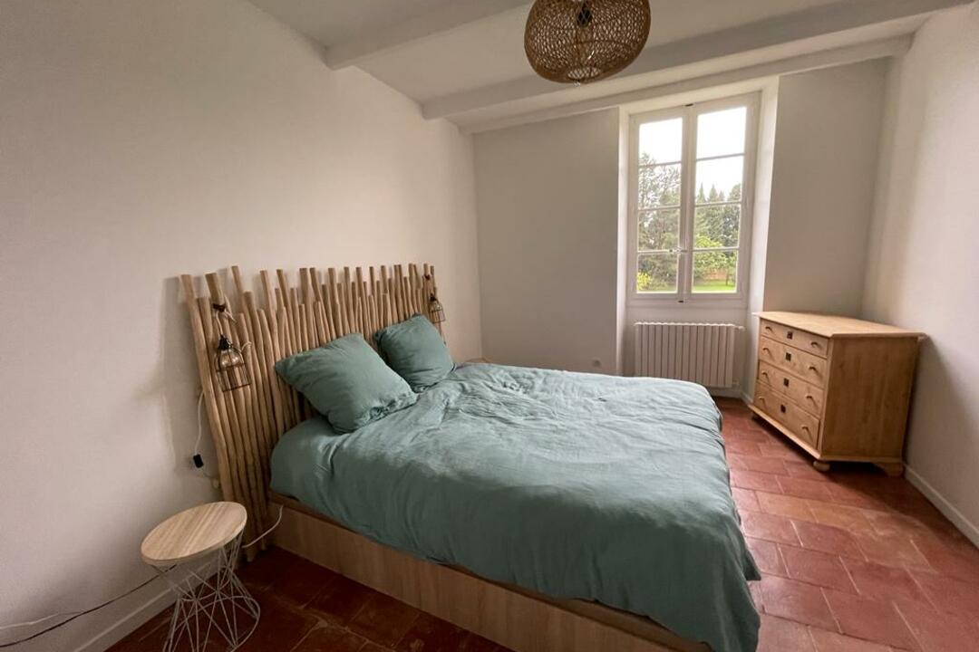 Recently Renovated Farmhouse for Ten Guests in the Alpilles 7 - Mas des Tilleuls: Villa: Bedroom