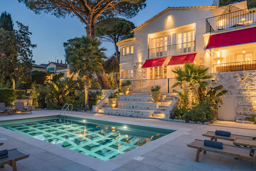 Luxurious Retro Villa with Heated Pool near Nice 4 - Villa Riviera: Villa: Pool