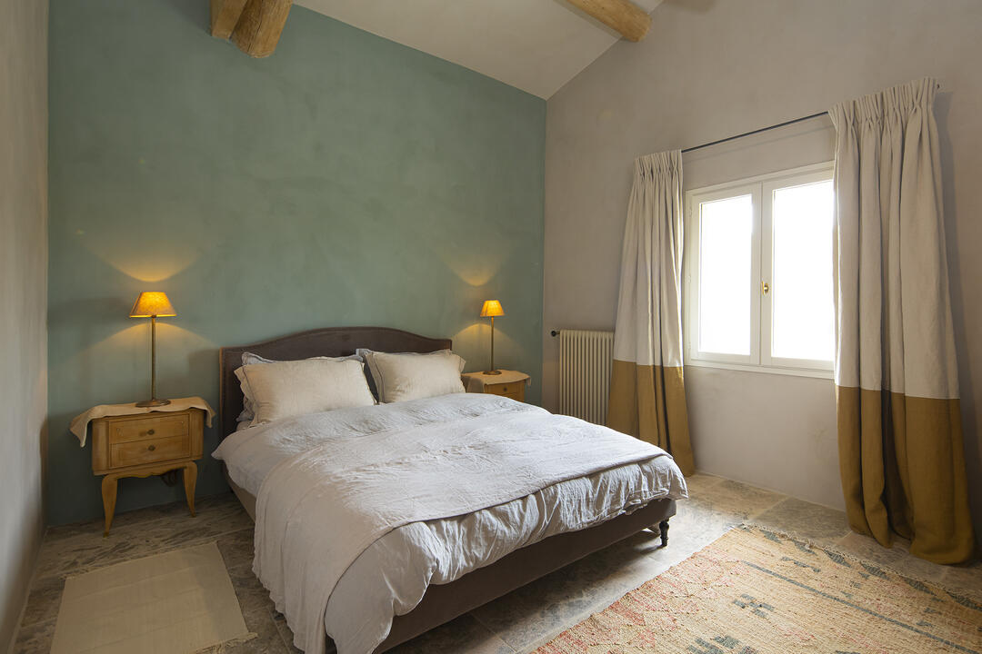 Secluded Villa with Infinity Pool near the Mont Ventoux 7 - Villa Dahlia: Villa: Bedroom
