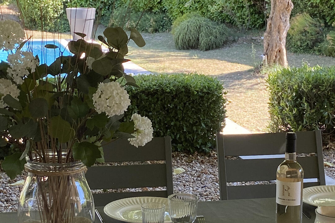 Charming Holiday Rental with Air Conditioning in Oppède 6 - Villa Bécune: Villa: Interior