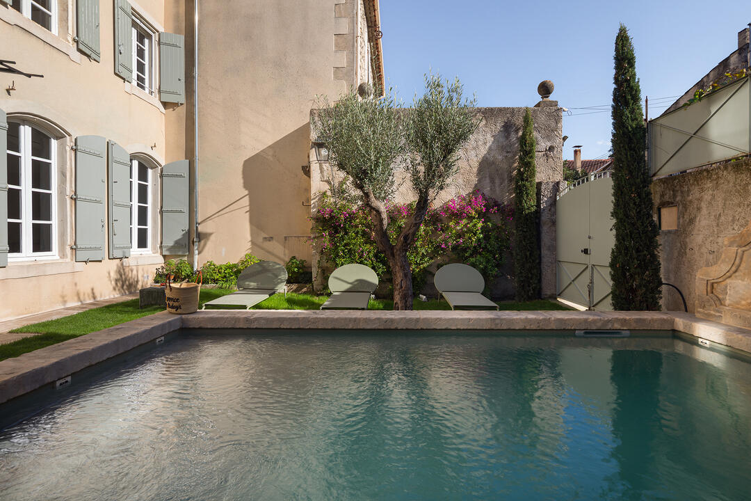 Stunning Property with Heated Pool in Saint-Rémy-de-Provence 6 - Maison Augustin: Villa: Exterior