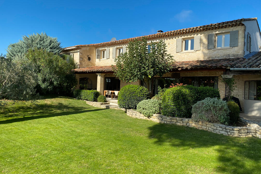 Luxury Estate with a Private Tennis Court and Four Heated Pools 4 - Domaine de Joucas: Villa: Exterior