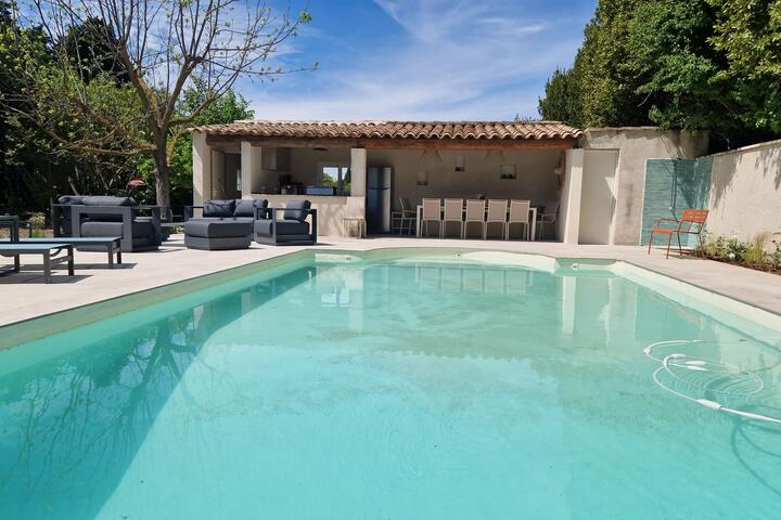 Location de vacances avec piscine chauffée à Saint-Rémy-de-Provence