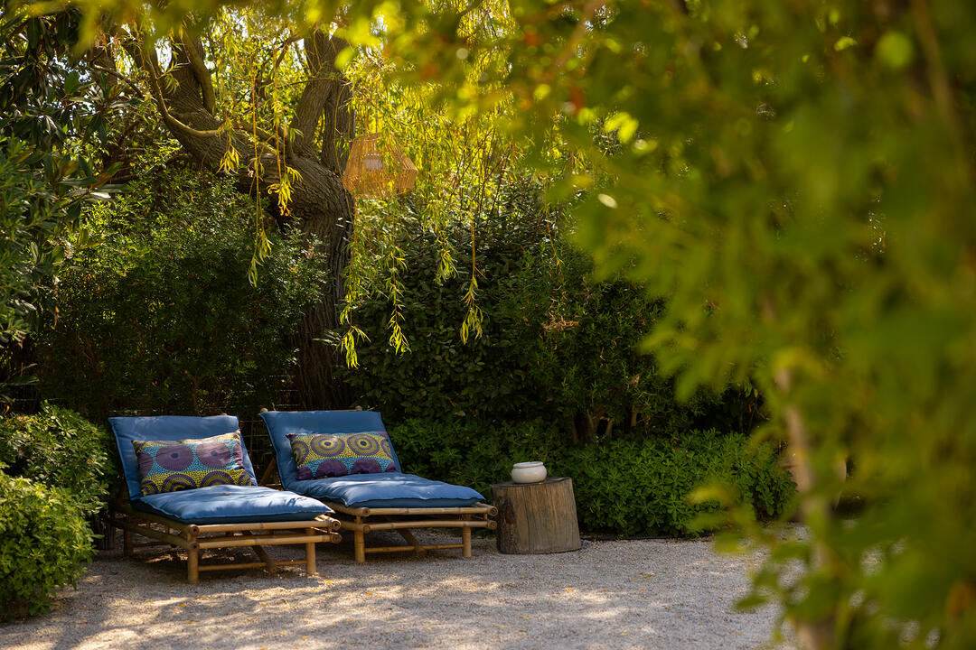 Stunning 17th century Hunting Reserve, surrounded by olive groves in Maussane 7 - Mas du Rosier: Villa: Exterior