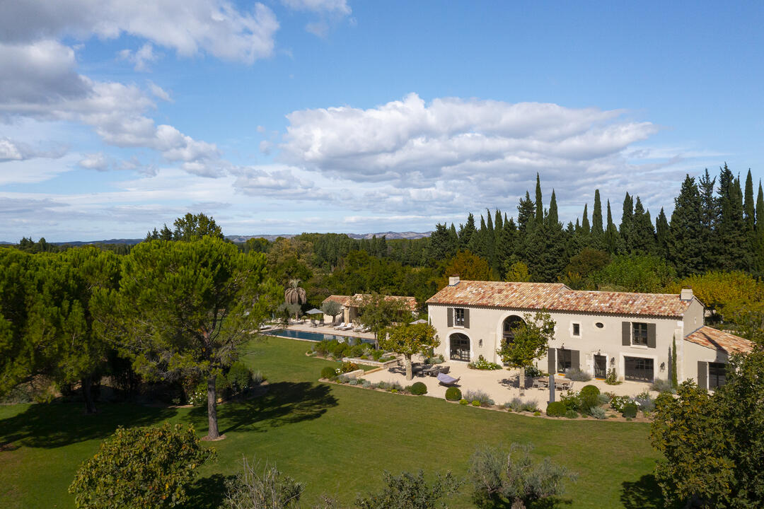 Uitzonderlijk pand met tennisbaan in Saint-Rémy-de-Provence 4 - Mas du Paradis: Villa: Exterior