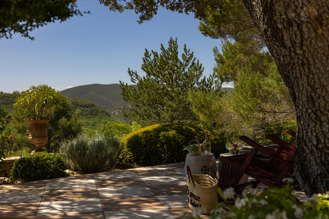 Elegant pand met prachtig uitzicht op de Luberon 4 - Un Secret Provençal: Villa: Exterior