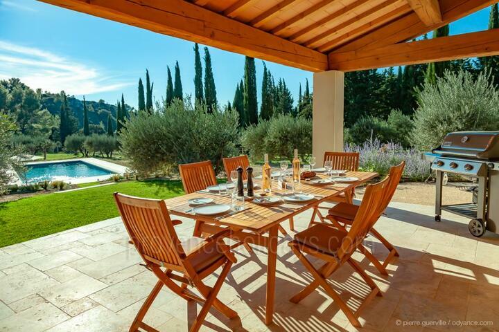 Modern Villa with Luxury Interior and Heated Pool 2 - Chez Paola: Villa: Exterior