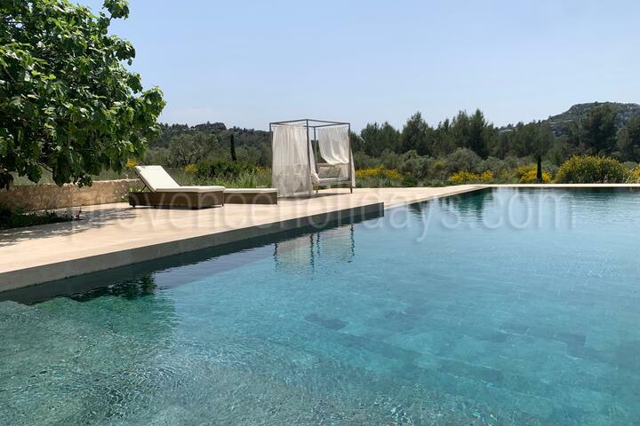 Volledig gerenoveerde boerderij met verwarmd zwembad 2 - Mas des Baux: Villa: Pool