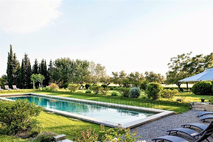 Fully Renovated Farmhouse with Air Conditioning in Cairanne 2 - Mas de Cairanne: Villa: Pool