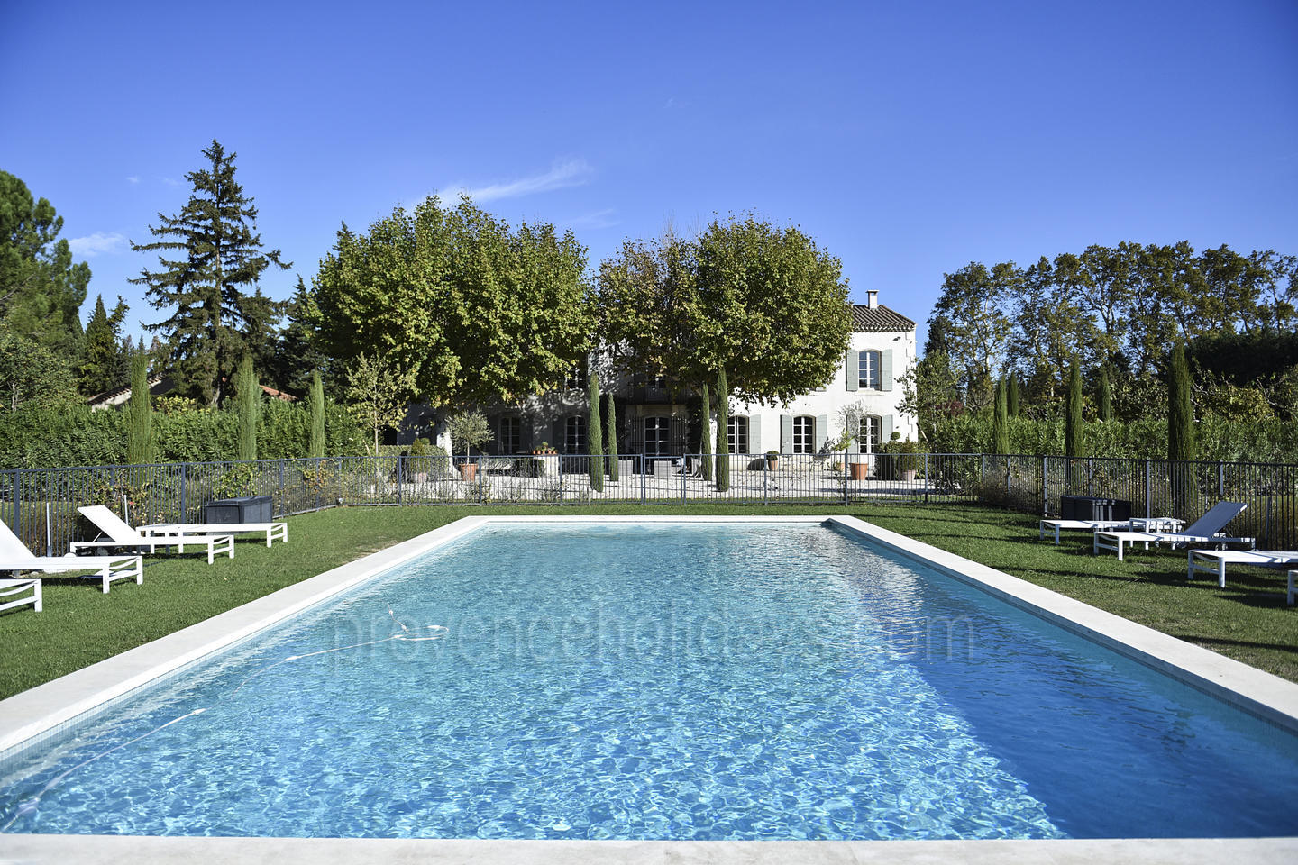 Pet-friendly Property with Air Conditioning in the Alpilles 1 - Le Mas de La Crau: Villa: Pool
