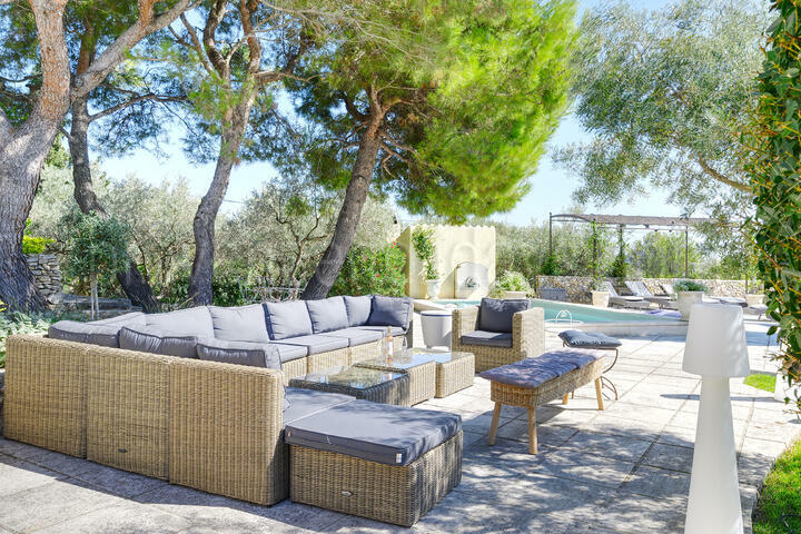 Villa met verwarmd zwembad in de buurt van Fontvieille 2 - Le Mas des Olives: Villa: Exterior