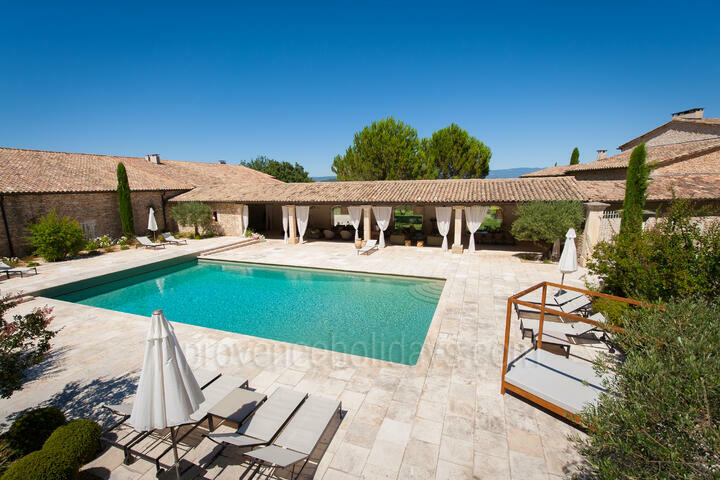 Stunning Holiday Rental with Tennis Court in Goult 3 - Le Mas de Goult (24): Villa: Pool