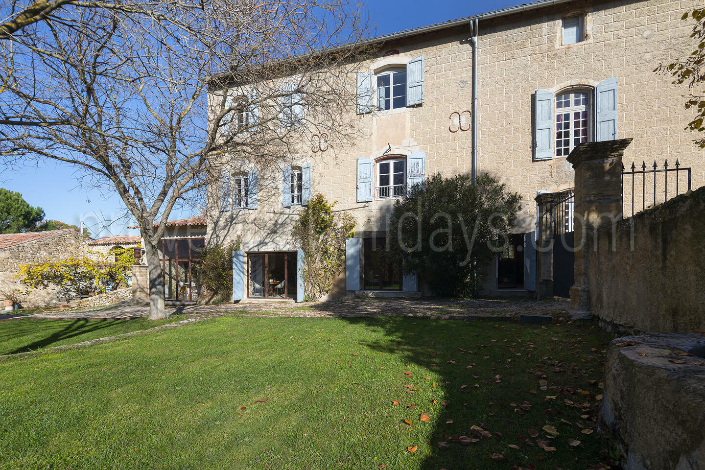 Historical Property with Private Pool in the Luberon 1 - Le Domaine des Vignes: Villa: Exterior