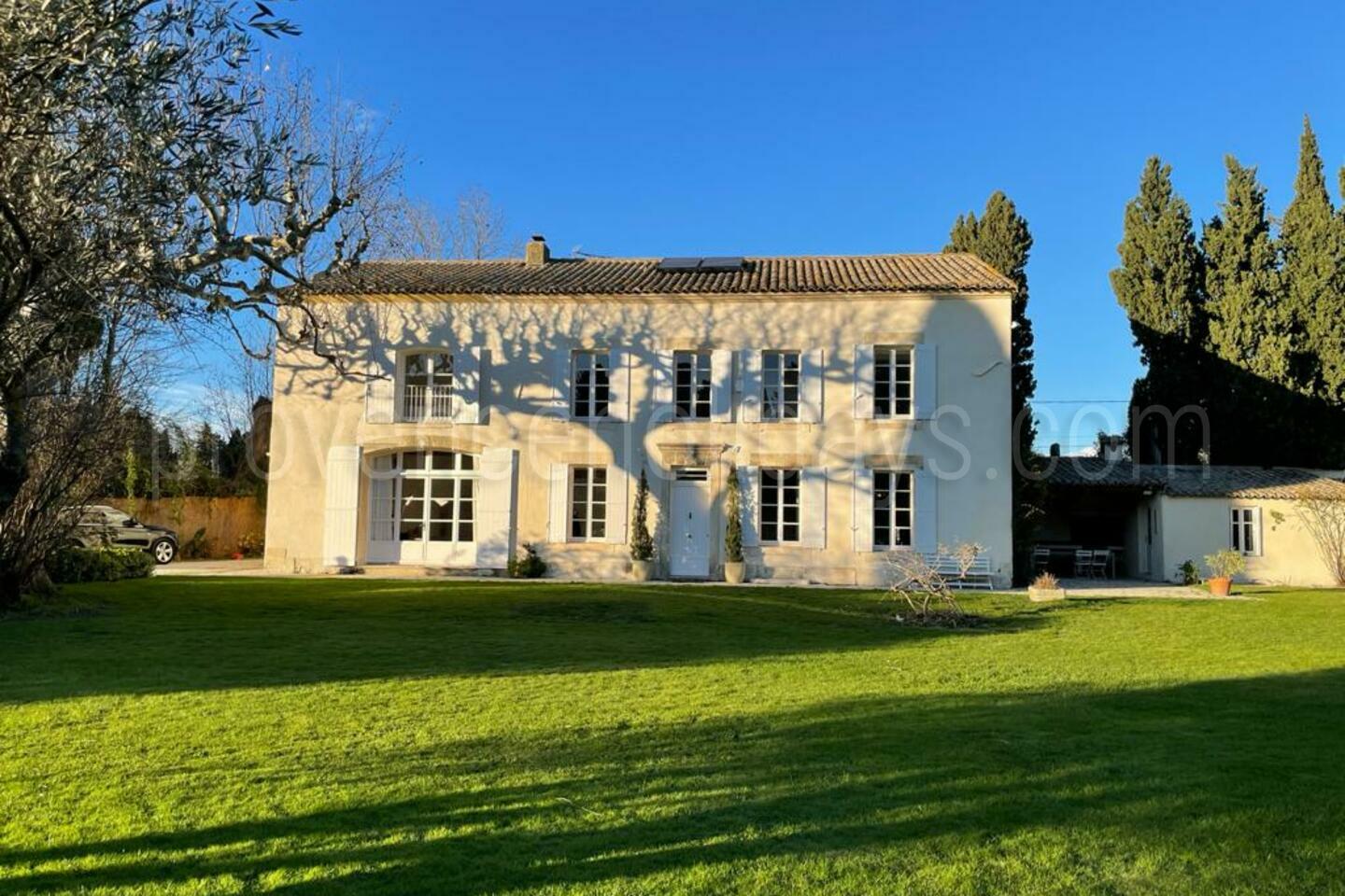 Recently Renovated Farmhouse for Ten Guests in the Alpilles -1 - Mas des Tilleuls: Villa: Exterior