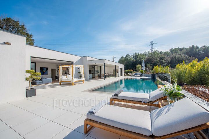 Moderne villa met verwarmd zwembad dicht bij Sainte-Maxime 2 - Villa d\'Architecte: Villa: Pool