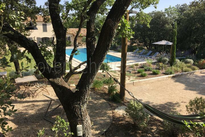 Gerestaureerde vakantiewoning op slechts 1 km van Eyragues 2 - Le Mas Provençal: Villa: Exterior