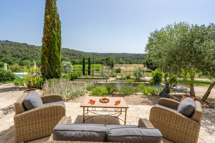 Beautiful Property with Heated Pool near Aix-en-Provence 2 - Mas de Beaulieu: Villa: Exterior