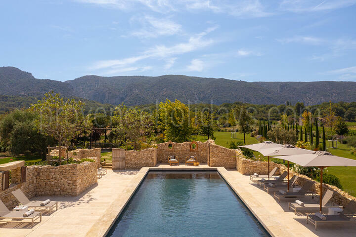 Uitzonderlijk eigendom in de Luberon, met panoramisch uitzicht en een buitengewoon decor 0 - Grand Mas d\'Oppède: Villa: Pool