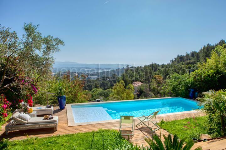 Elegante villa met privézwembad in Hyères 2 - La Villa Emerald: Villa: Pool