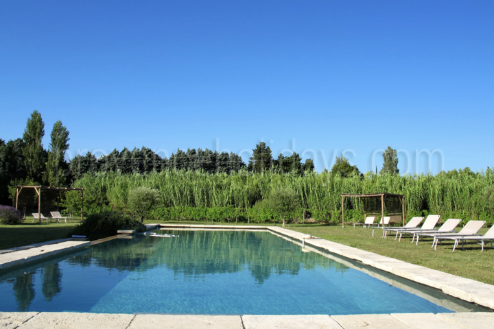 Beautiful Farmhouse with Infinity Pool in the Luberon 2 - Mas de l\'Orchidée: Villa: Pool