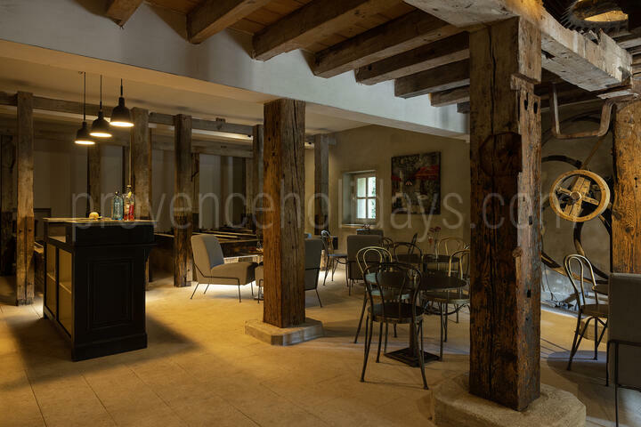 Magnificent historical mill for a luxury stay in Provence 3 - Le Moulin de Vaucroze: Villa: Interior