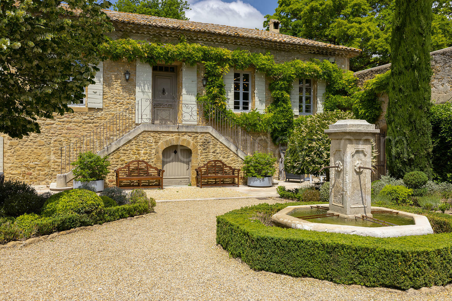 Magnificent historical mill for a luxury stay in Provence 1 - Le Moulin de Vaucroze: Villa: Exterior