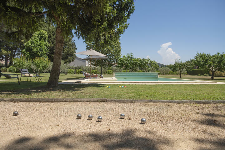 Vakantiehuis met verwarmd zwembad in Maussane les Alpilles 2 - Mas du Trident: Villa: Exterior