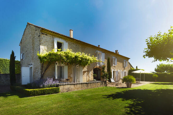 Charming Cottage on an Olive Oil Estate 3 - Maison Robion: Villa: Exterior