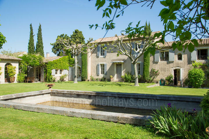 Charmant Provençaals landgoed met tennisbaan 3 - Le Domaine des Cyprès: Villa: Interior