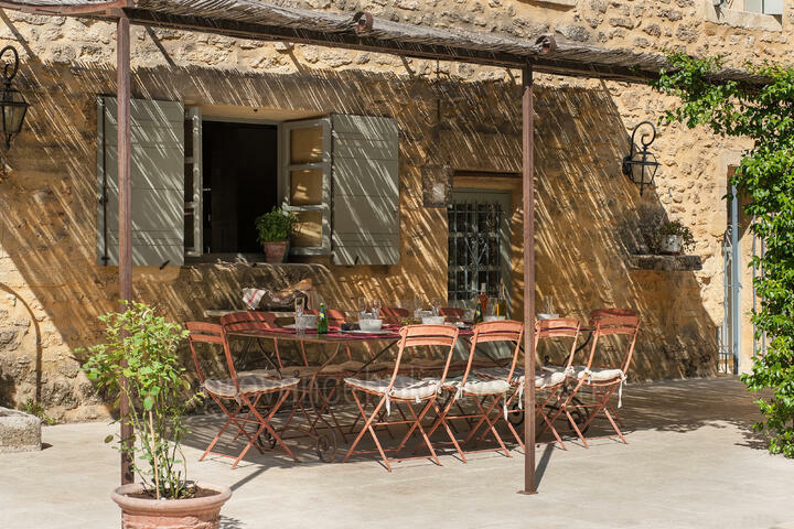 Beautiful Stone Farmhouse close to the infamous Pont du Gard 2 - Mas Pont-du-Gard: Villa: Exterior