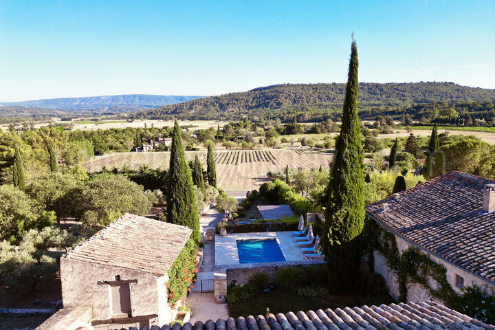 Beautifully restored Farmhouse with Heated Pool in the Luberon 3 - Mas Vaudois: Villa: Exterior