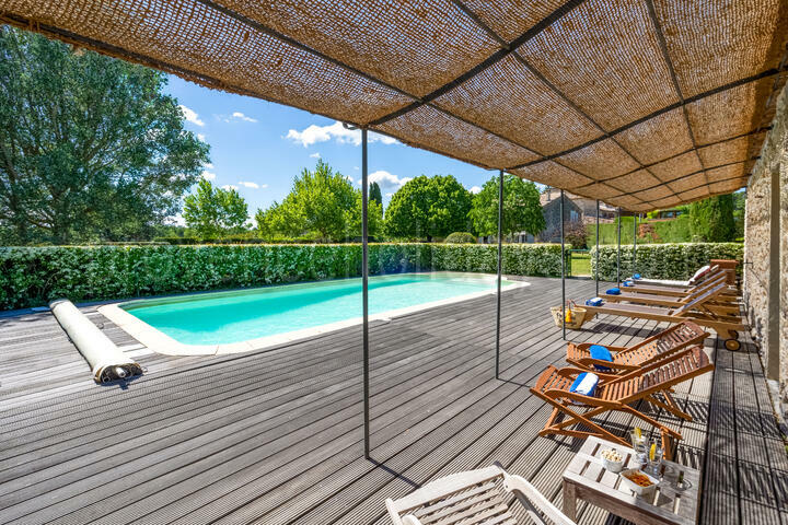 Superb Farmhouse in the Roussillon Countryside 2 - Mas du Tilleul: Villa: Pool