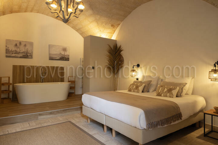 Pet-Friendly Luxury Bastide with a Heated Pool 2 - La Bâtisse d\'Uzès: Villa: Bedroom