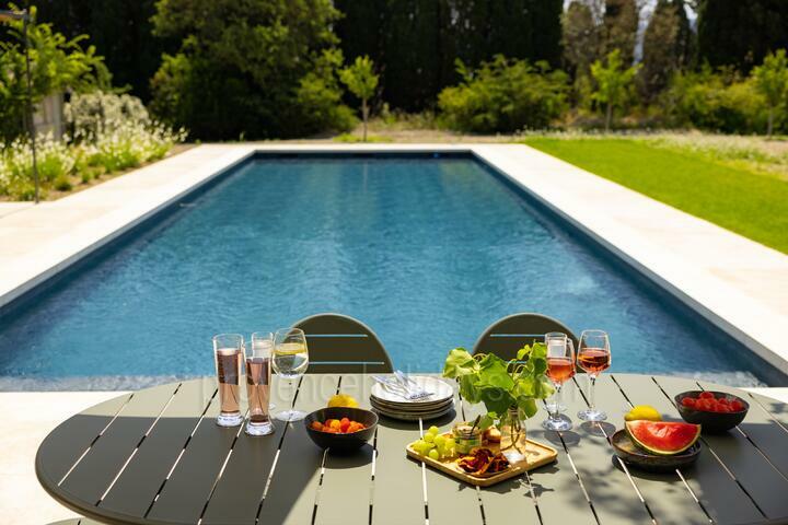 Modern Bungalow in Saint-Rémy-de-Provence 2 - Maison Méjeans: Villa: Pool
