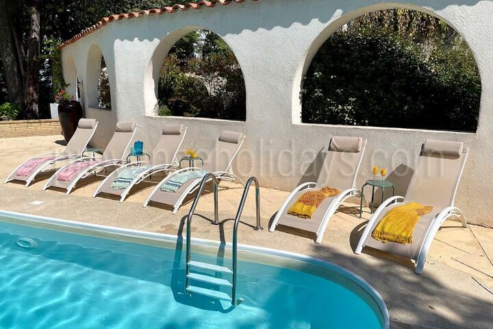 Beautiful Farmhouse with Private Pool in Var 2 - Mas Rians: Villa: Pool