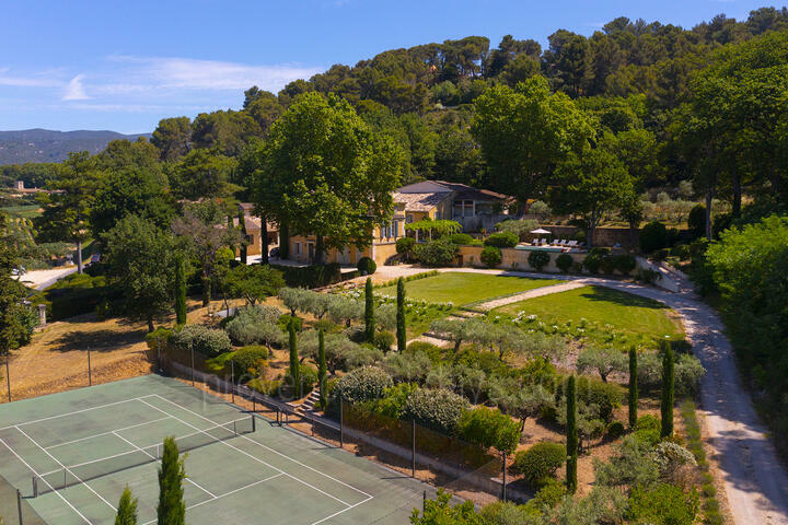Stunning Bastide with Private Tennis Court close to Lourmarin 2 - Bastide Valentine: Villa: Exterior
