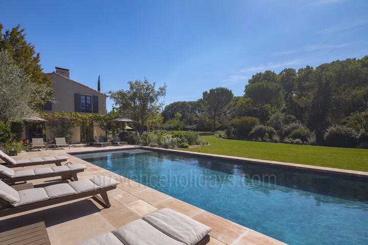 Exceptional property with tennis court in Saint-Rémy-de-Provence 2 - Mas du Paradis: Villa: Pool