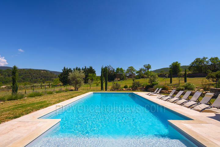 Large Holiday Rental in Malaucène near the Mont Ventoux 2 - Mas de Malaucène: Villa: Pool