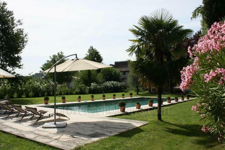 Mooi landgoed met privézwembad in Eygalières