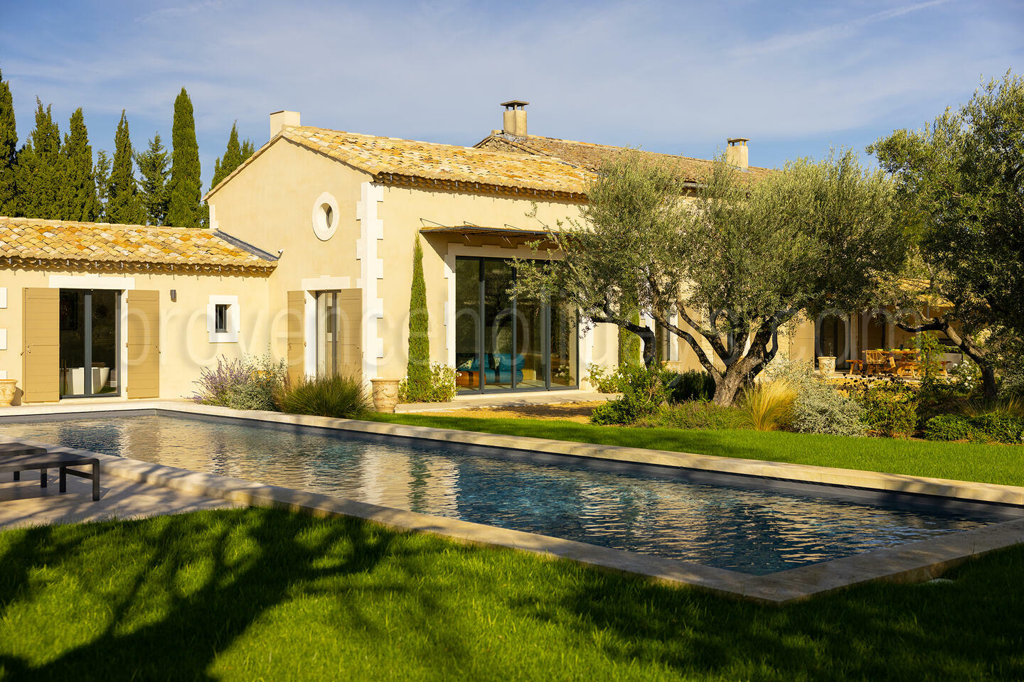 Farmhouse with heated swimming pool in Saint-Rémy-de-Provence 1 - Mas Leonie: Villa: Exterior