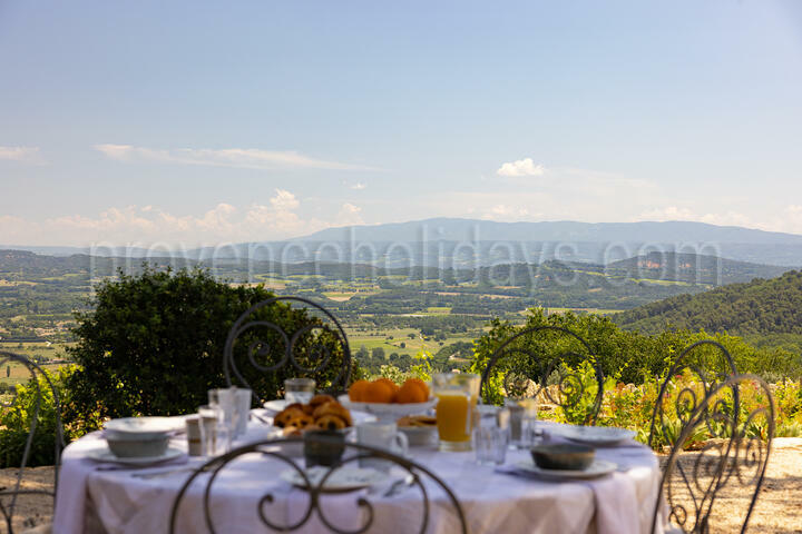 Luxe woning met prachtig uitzicht op Gordes en de Luberon-vallei 2 - Mas de Bel Air: Villa: Exterior