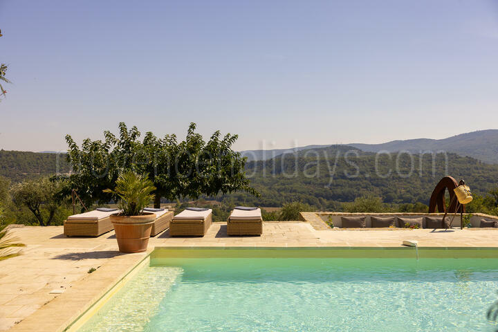 Magnificent property in the countryside of Viens, with panoramic views 2 - Combe des Fougères: Villa: Pool