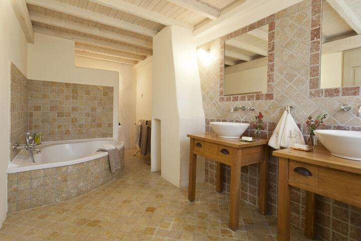 23 - Mas Bonnieux: Villa: Bathroom