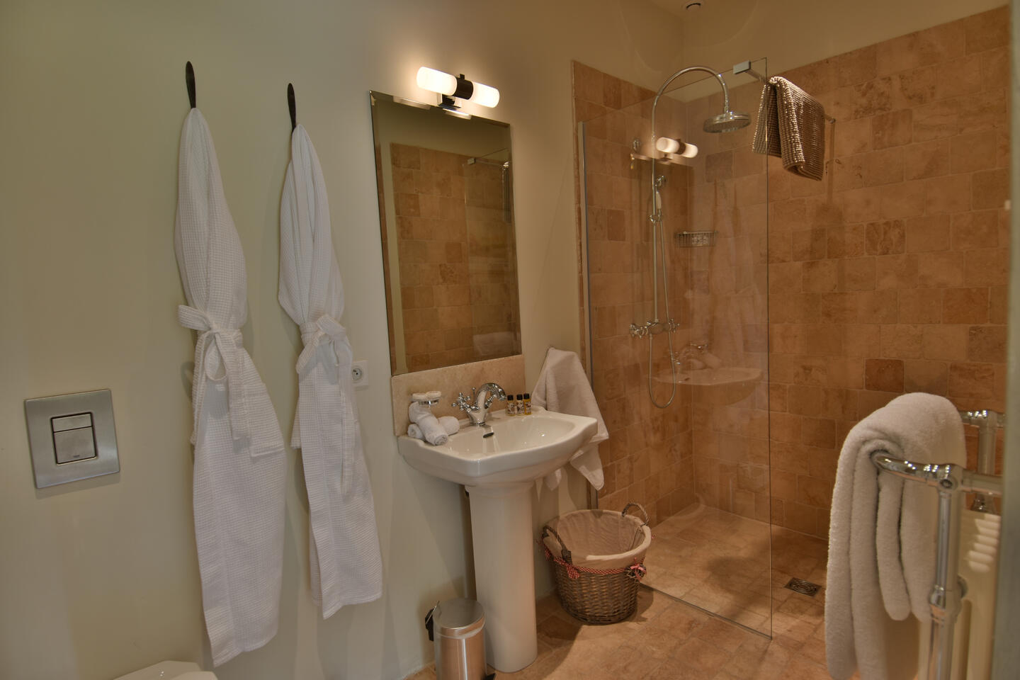 25 - Chez Émile: Villa: Bathroom
