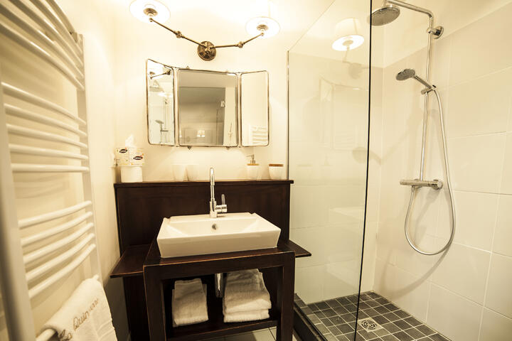 11 - Chez Audrey: Villa: Bathroom