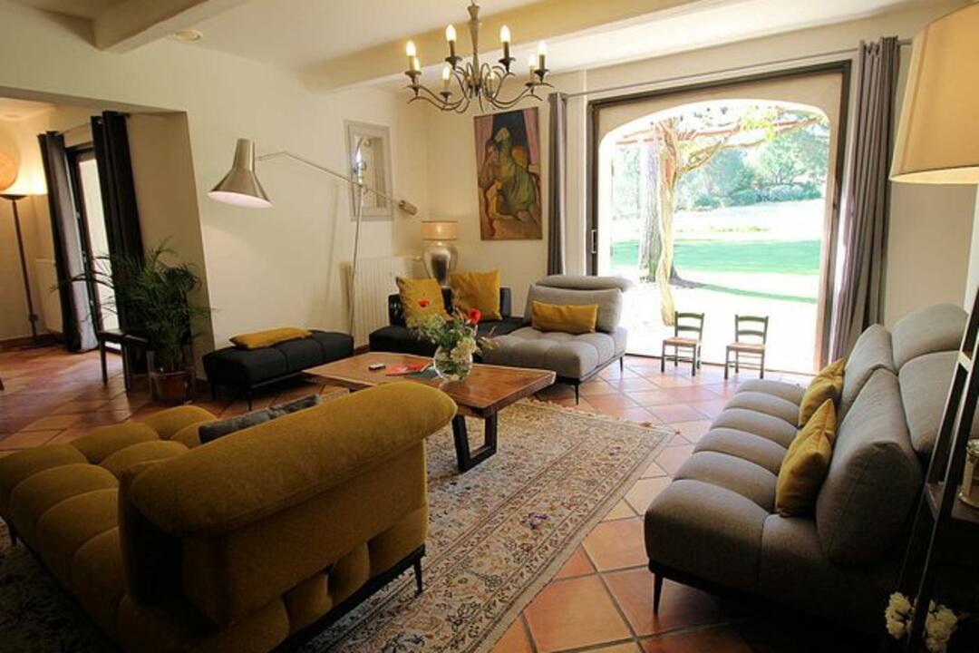 Maison de vacances à louer au cœur de Saint-Rémy-de-Provence 7 - Mas du Valènt (10 personnes): Villa: Exterior