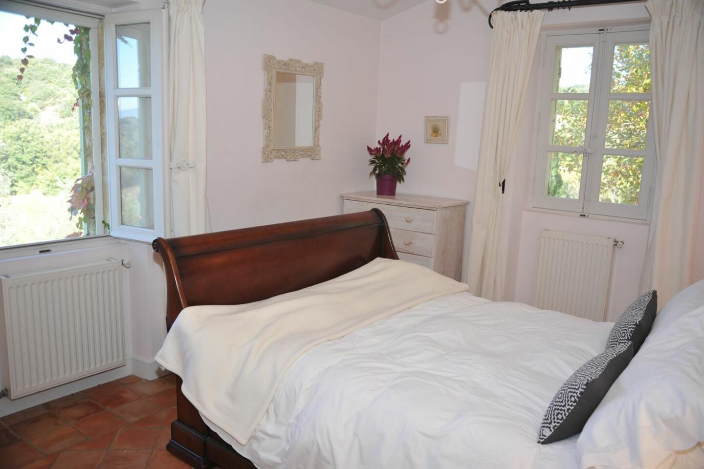 40 - Le Mas de Bonnieux: Villa: Bedroom