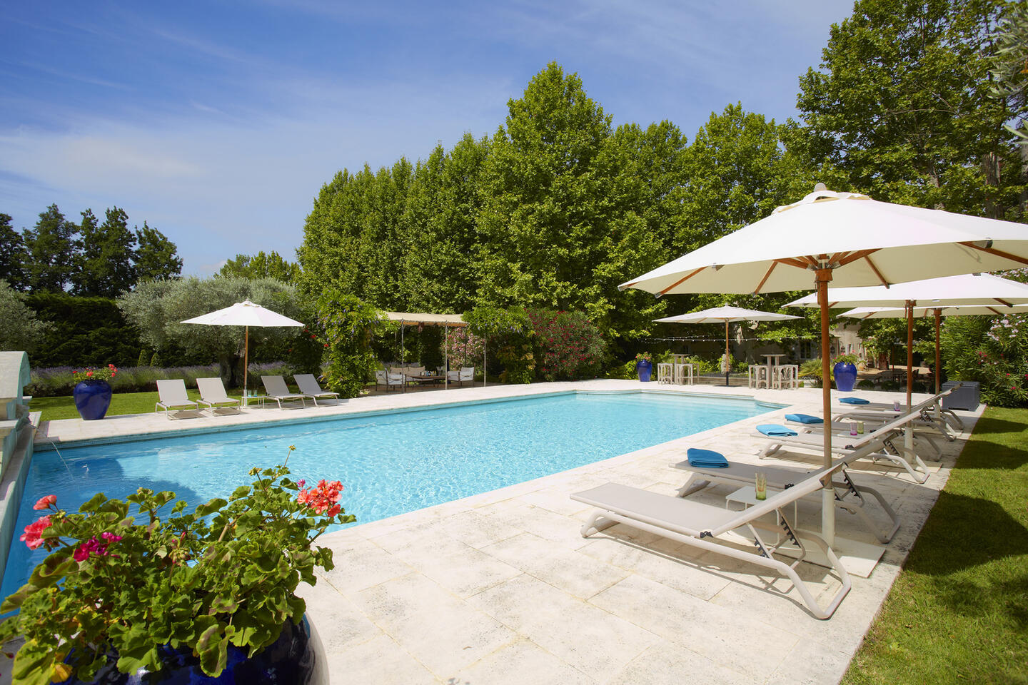 22 - Eden Provençal: Villa: Pool