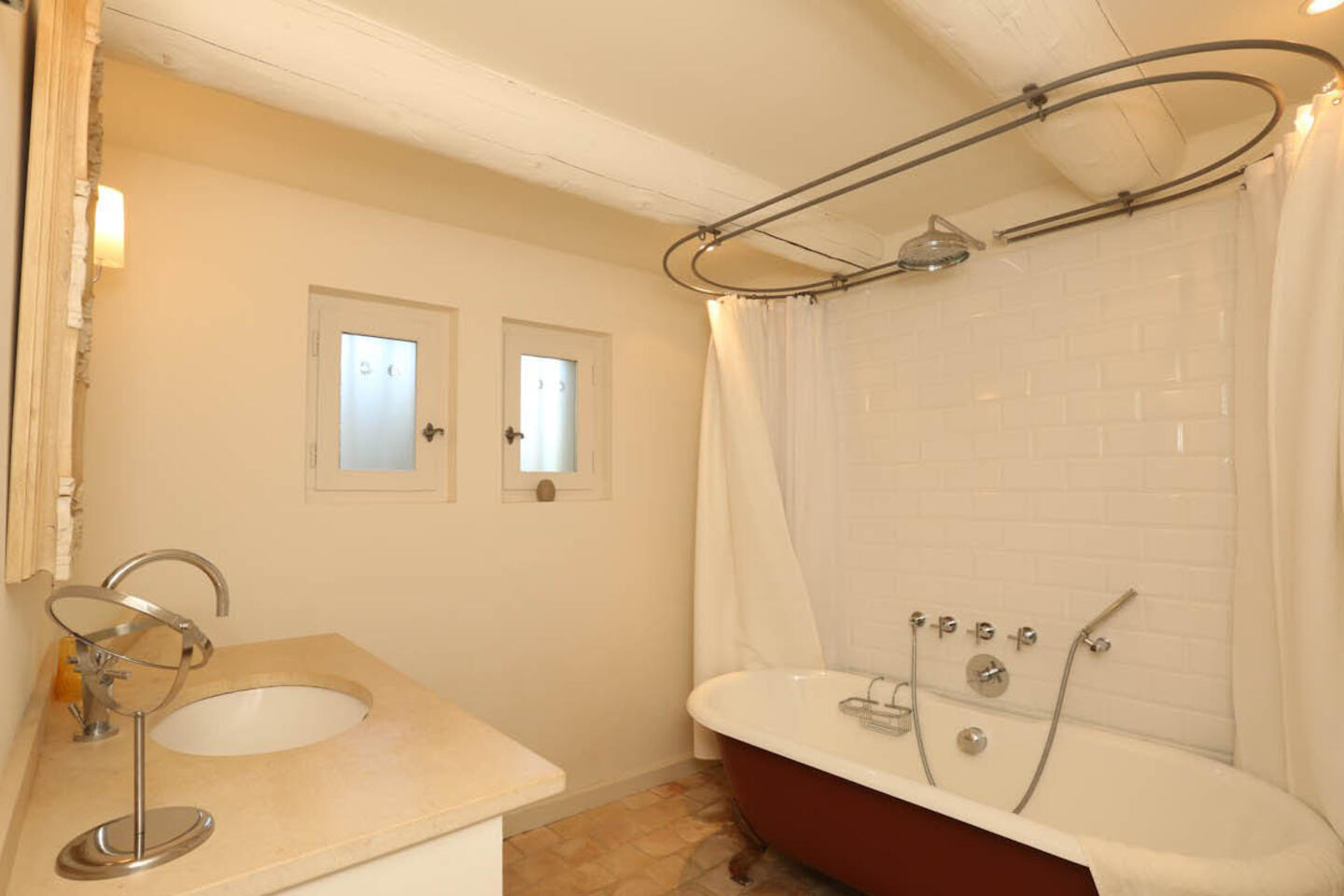 25 - Mas Art et Soleil: Villa: Bathroom