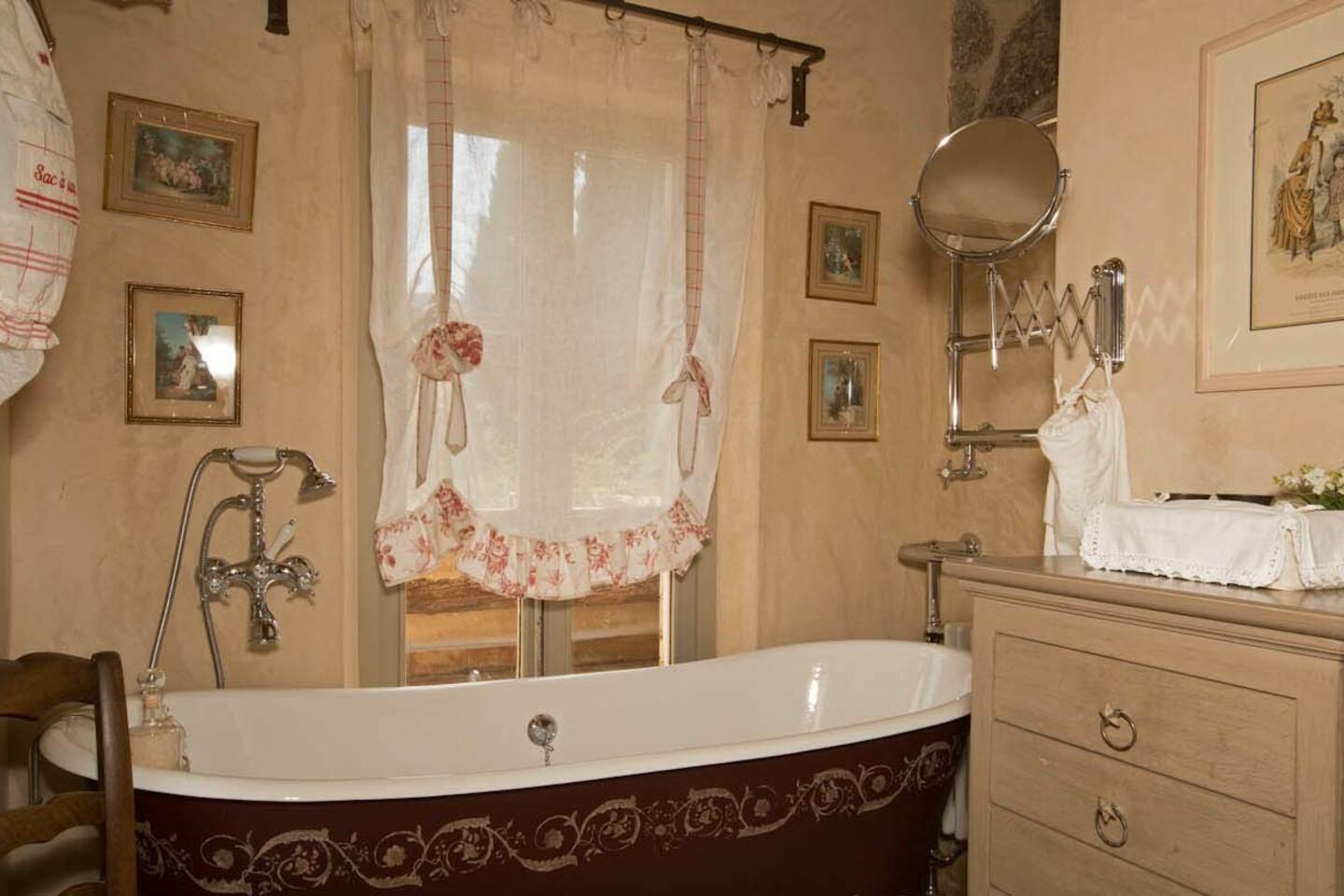 20 - Le Mas des Lavandes: Villa: Bathroom